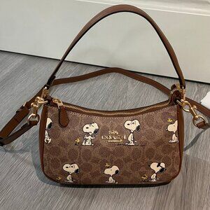 NWT Coach X Peanuts Teri Shoulder Bag In Signature Canvas With Snoopy Print